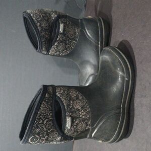 BOGS WINTER WATERPROOF BOOTS PLMSQULTFLORMID 7543-001 WOMEN'S Sz 6 PRE-OWNED